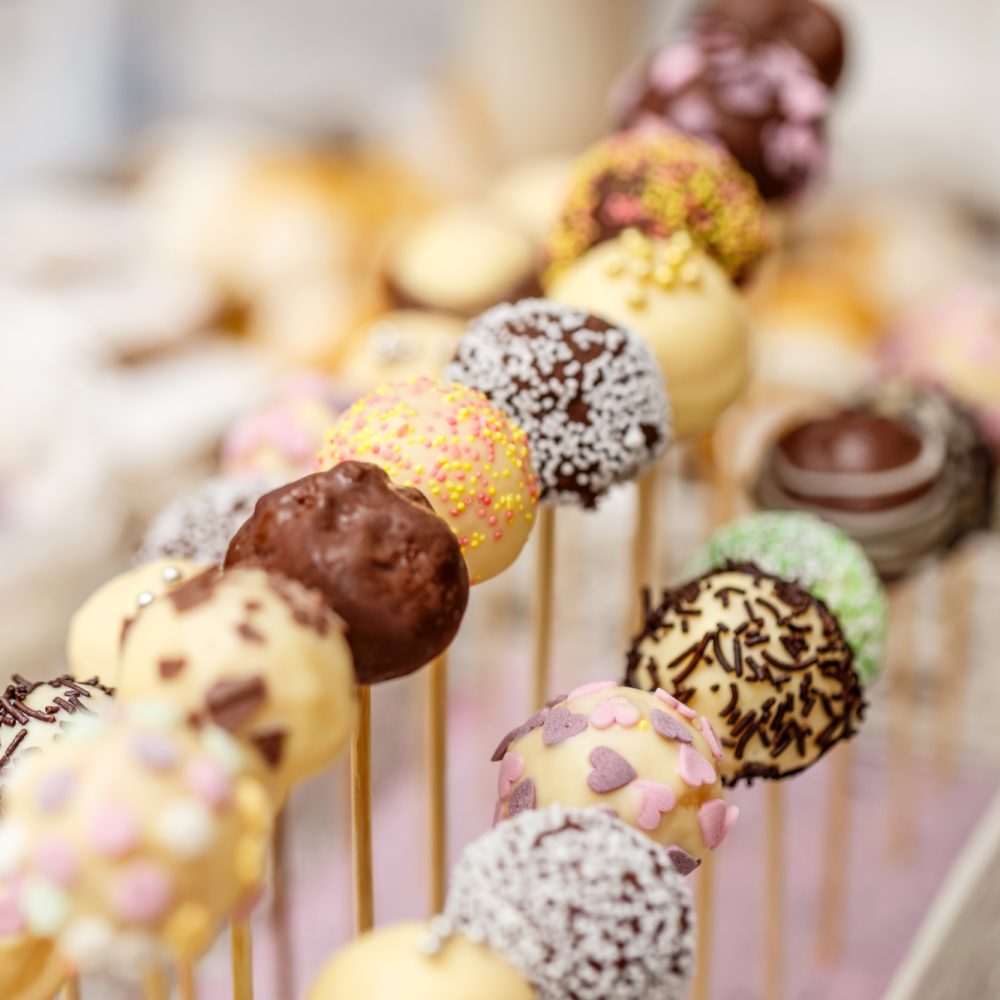Wedding cake pops